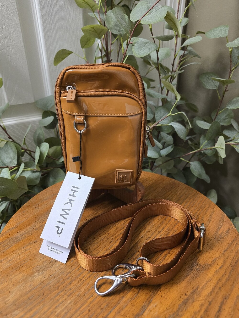 IHKWIP THE DAILY COMPANION RFID CROSSBODY - PATENT CARAMEL NWT